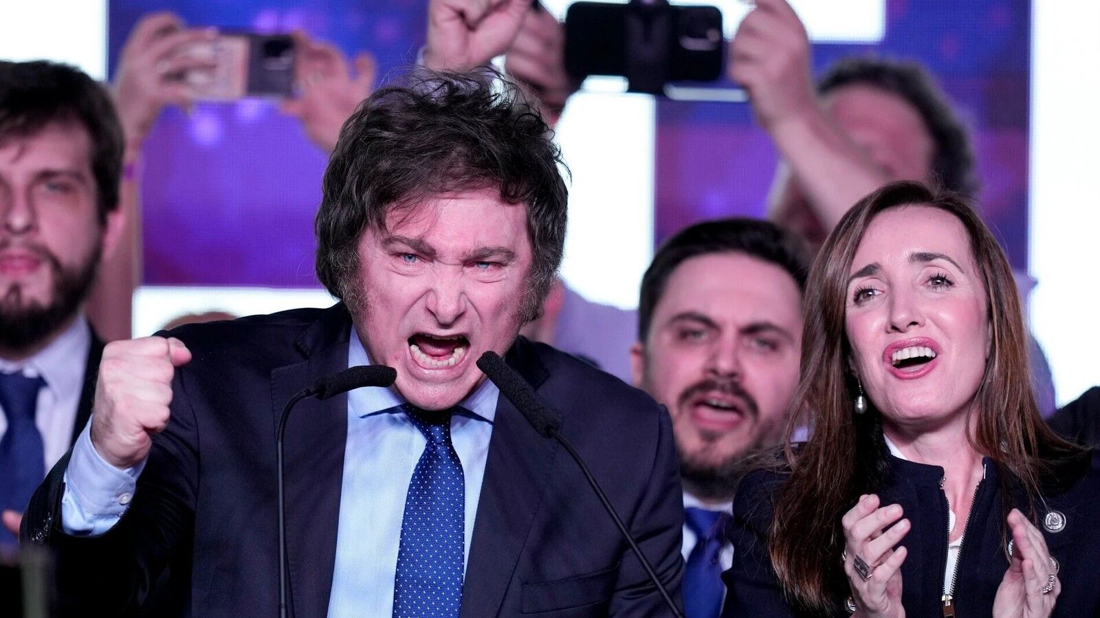 javier milei celebra victoria primarias argentina 98 1